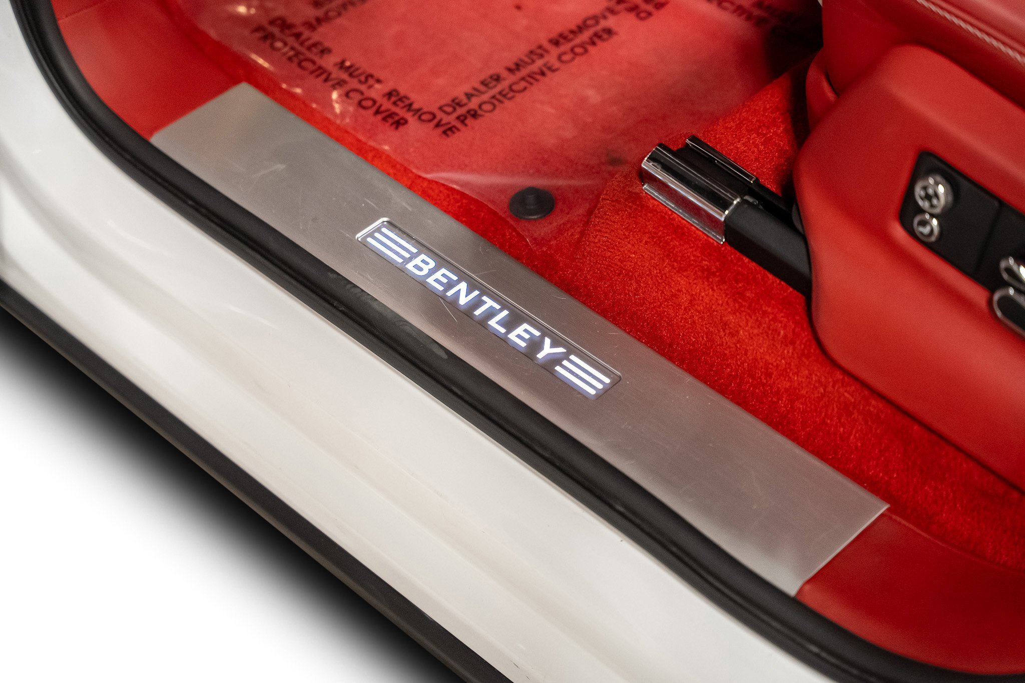 Used 2022 Bentley Bentayga image 57