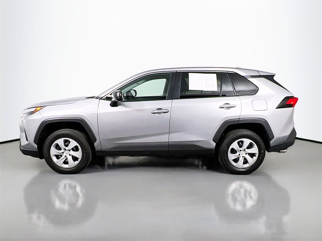 Used 2024 Toyota RAV4 LE image 4