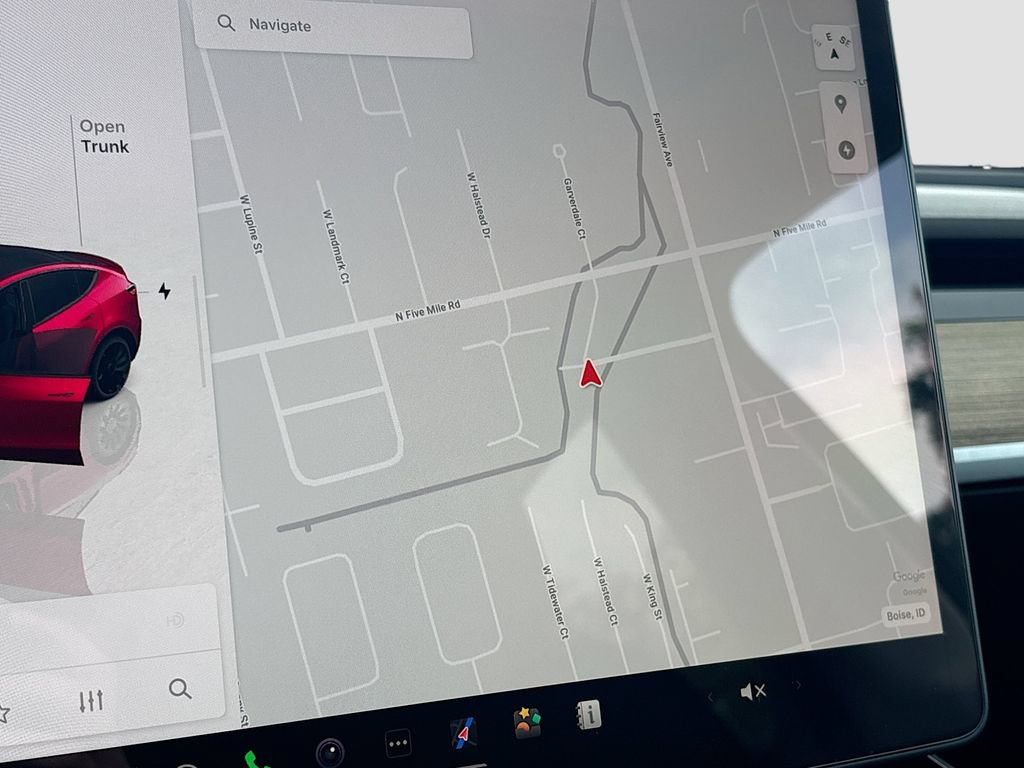 Used 2024 Tesla Model Y Performance AWD/4WD image 13