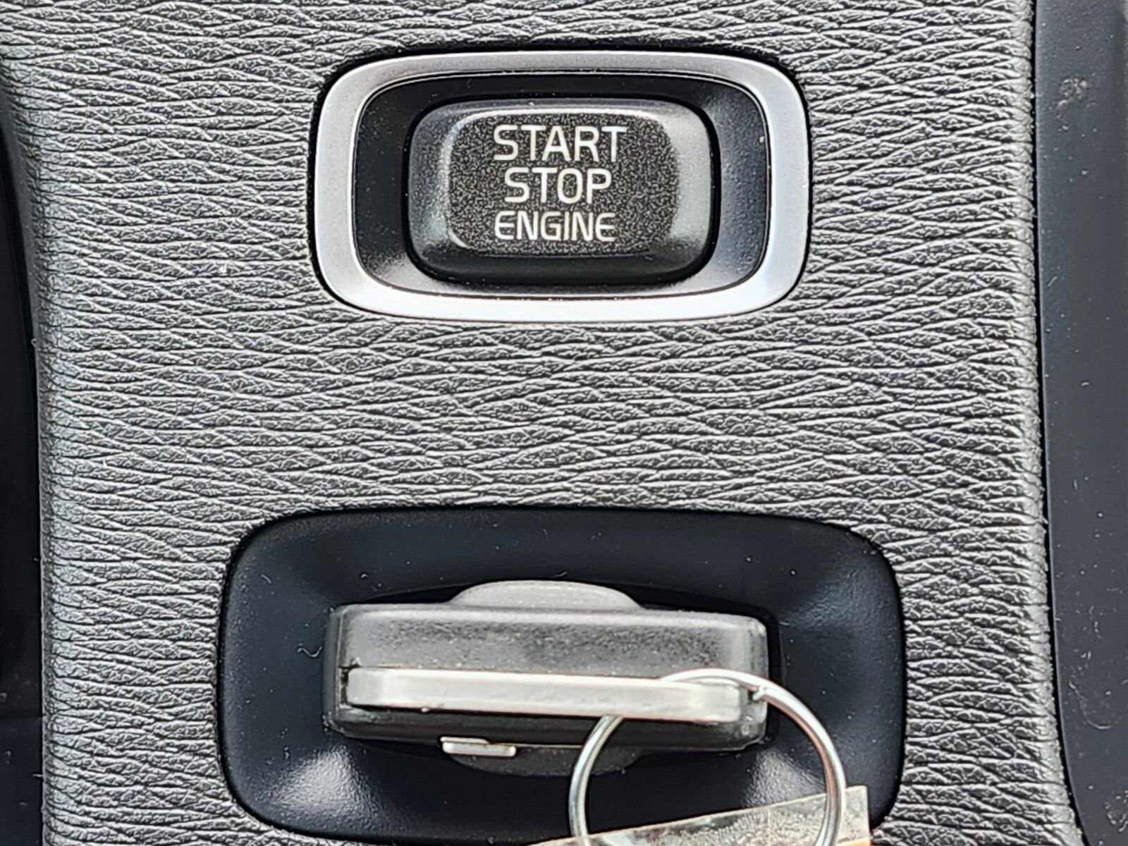 Used 2015 Volvo V60 T5 Premier image 24