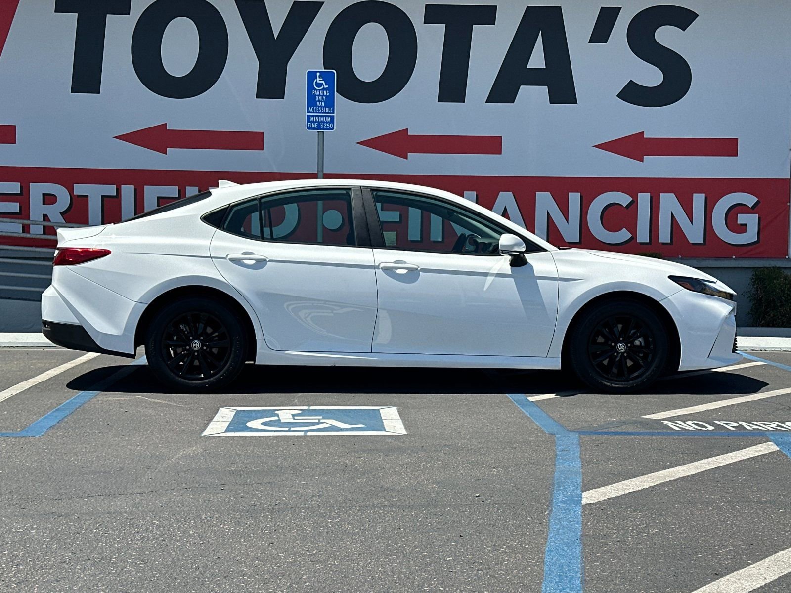 Used 2025 Toyota Camry LE FWD image 6