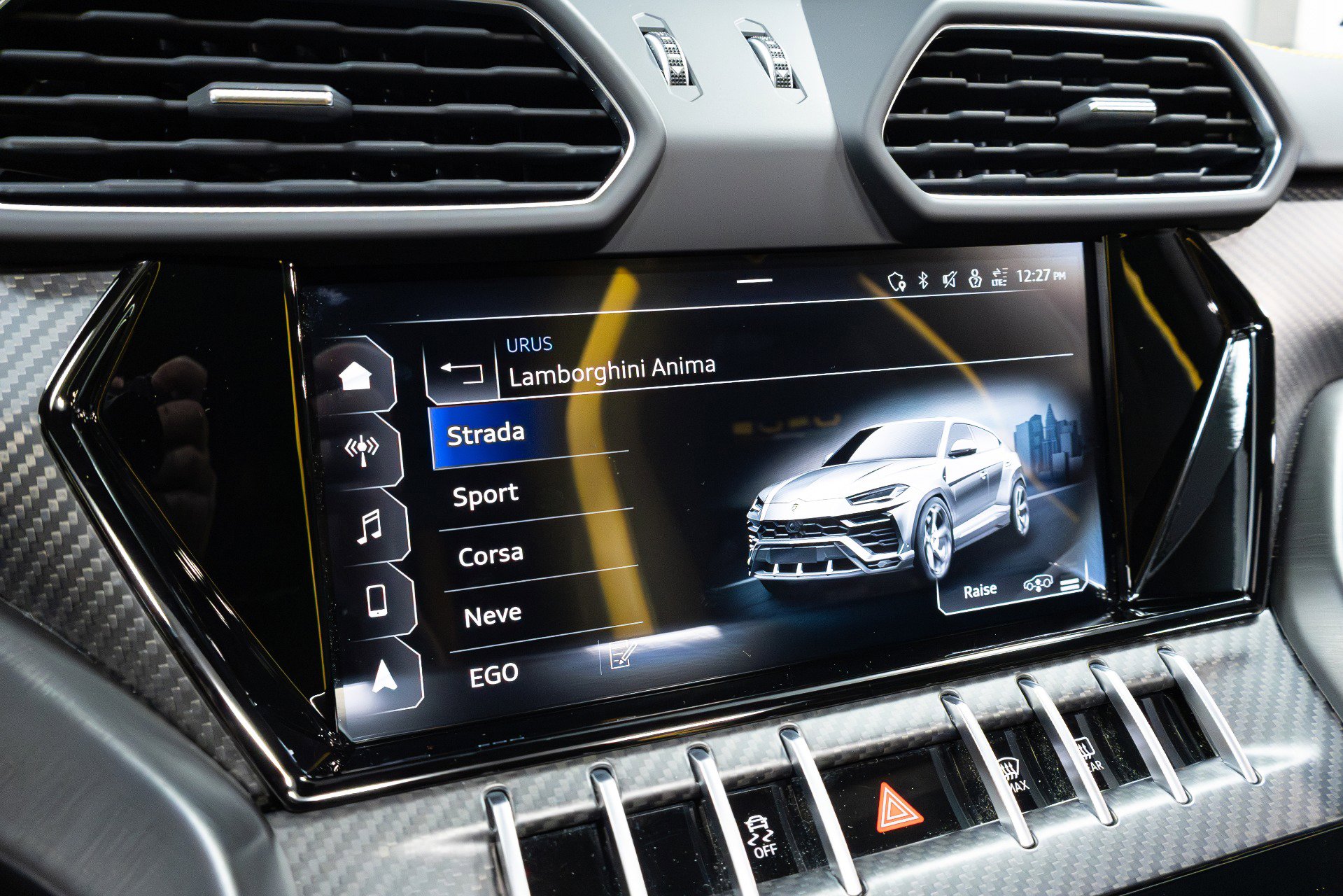 Used 2022 Lamborghini Urus image 77