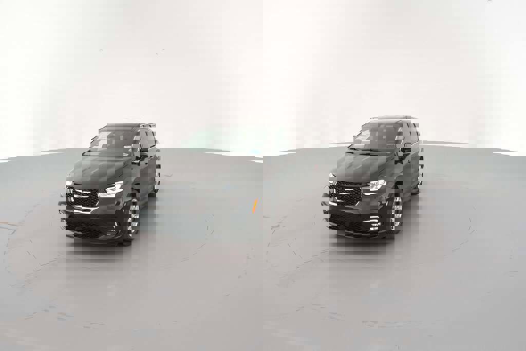 New 2026 Chrysler Pacifica Select image 3