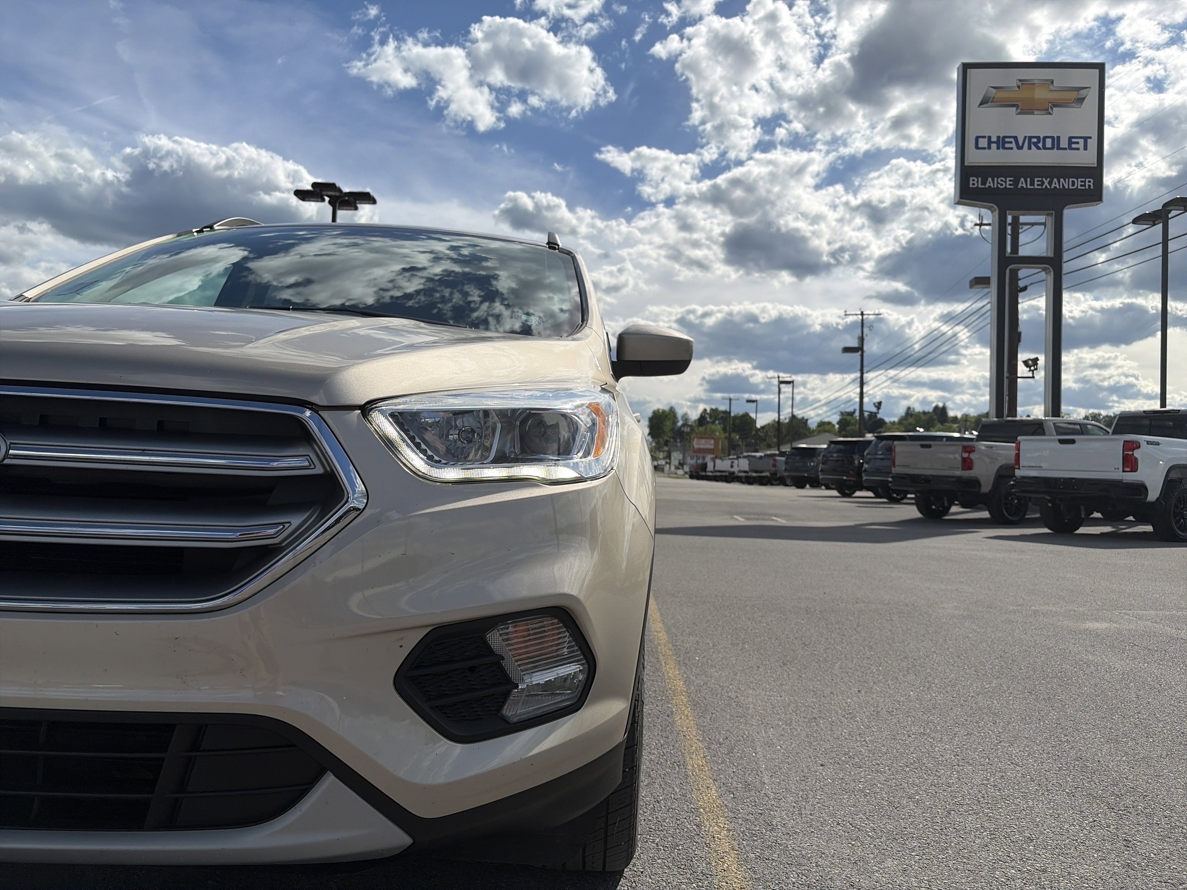 Used 2017 Ford Escape SE w/ Equipment Group 201A AWD/4WD image 10