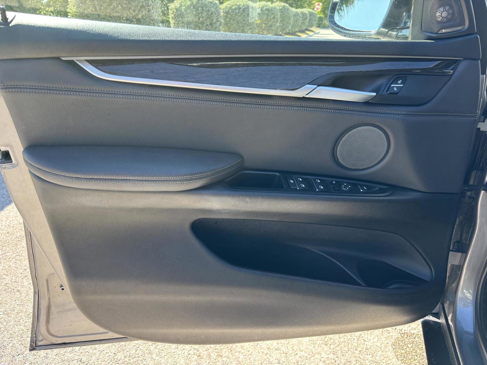 Used 2017 BMW X5 xDrive50i AWD/4WD image 36