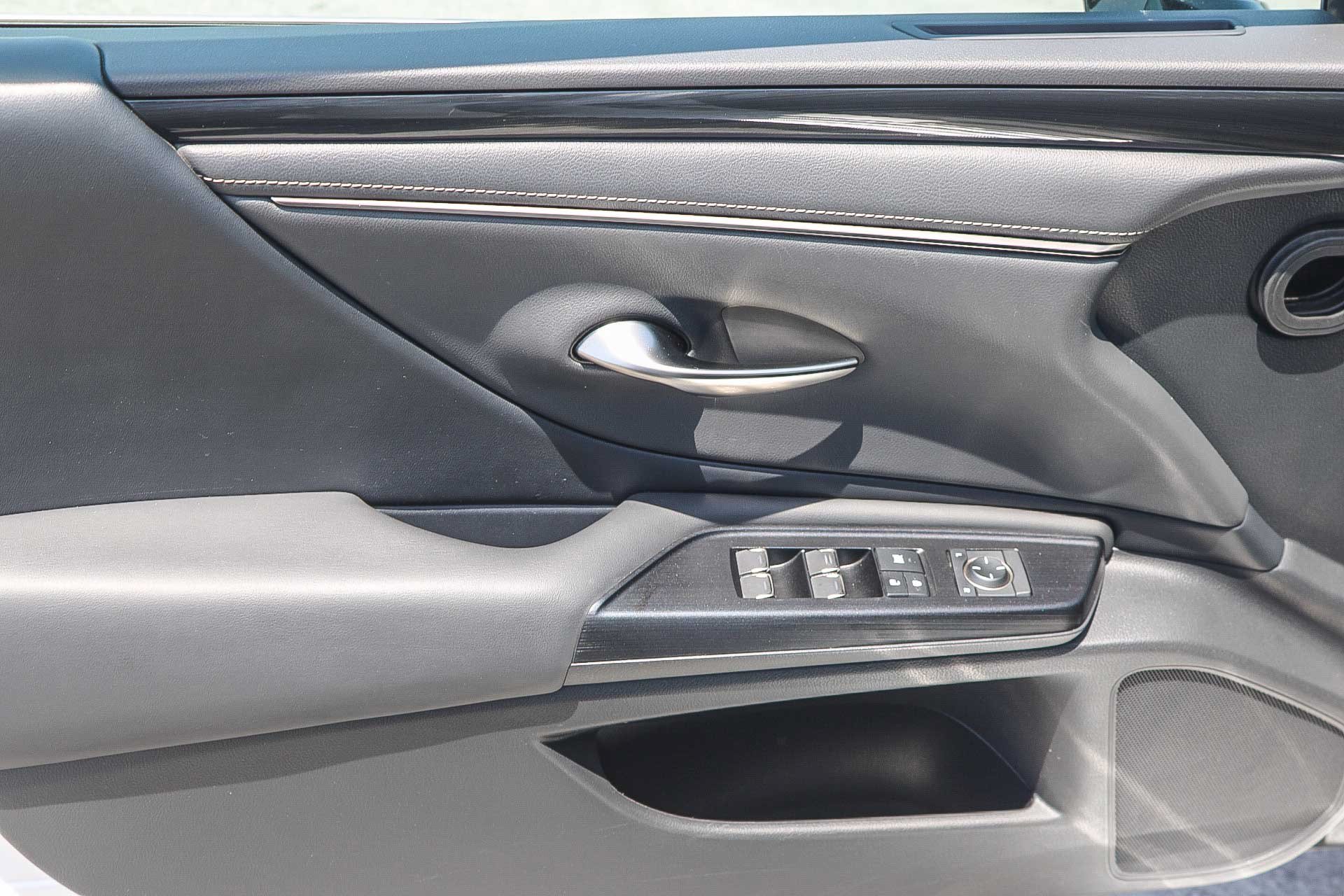 Used 2021 Lexus ES 350 w/ Accessory Package FWD image 22