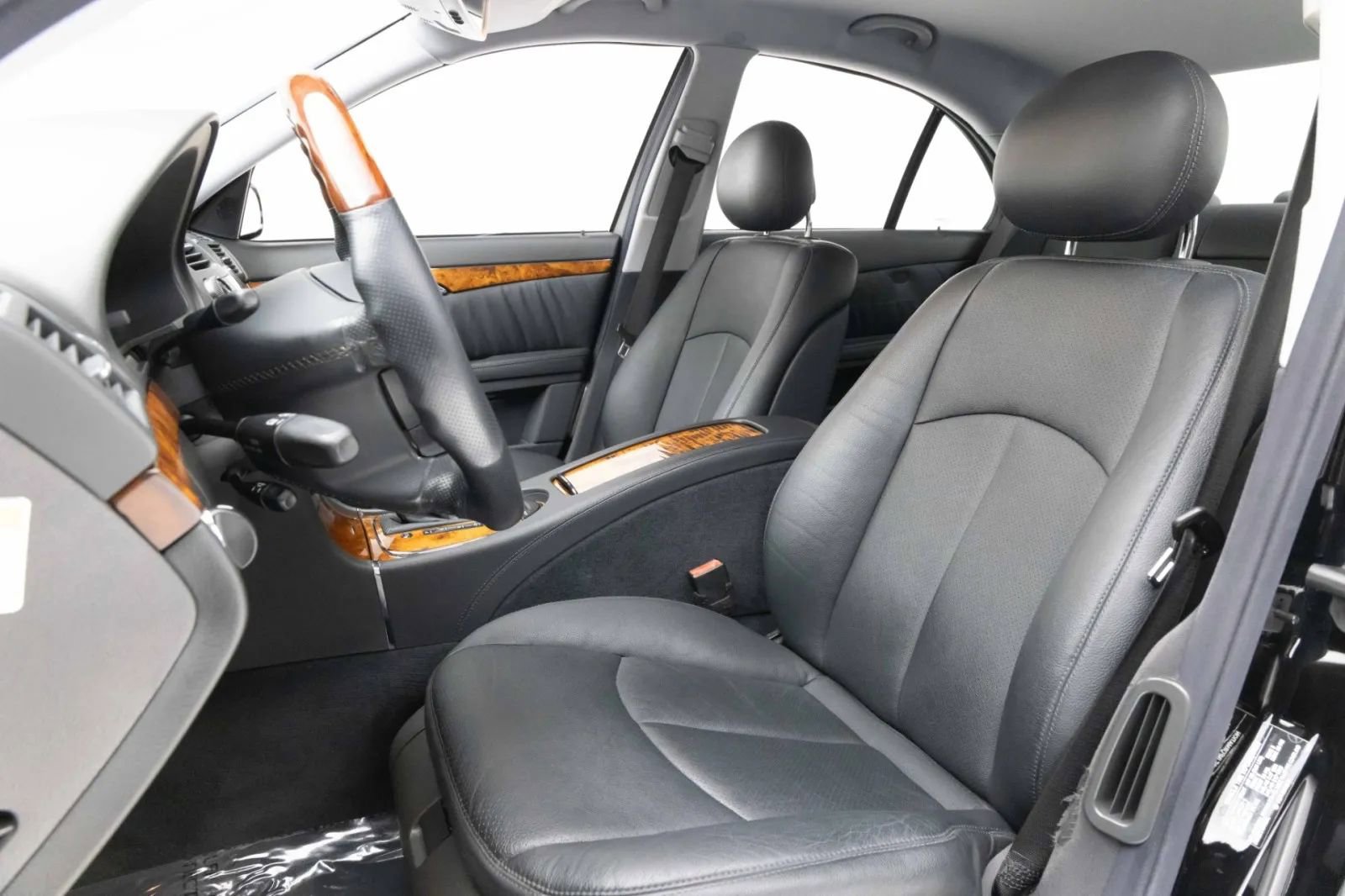 Used 2005 Mercedes-Benz E 500 Sedan image 8