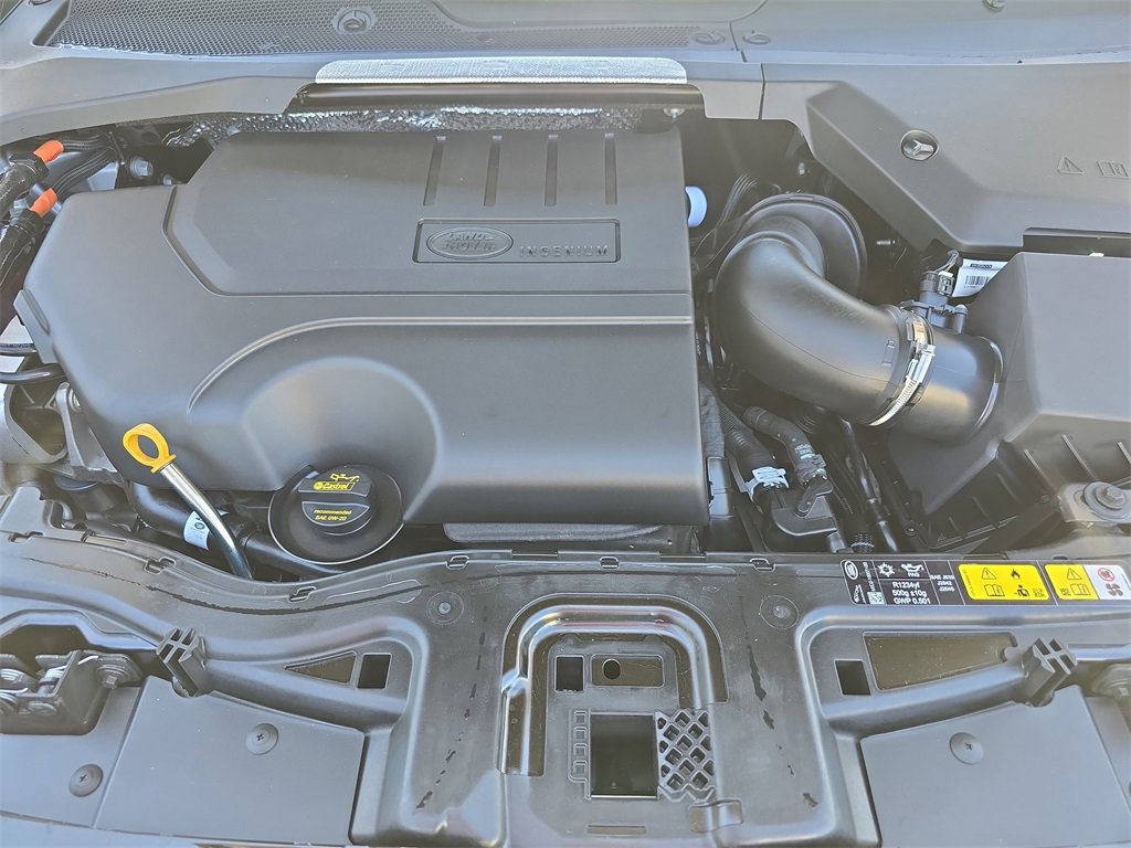 New 2025 Land Rover Discovery Sport Dynamic SE image 32