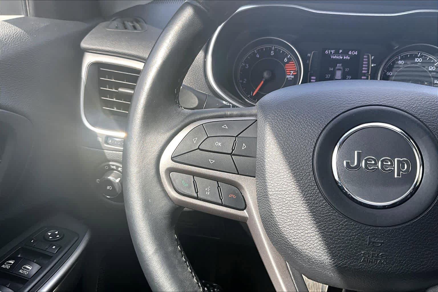Used 2019 Jeep Cherokee Latitude Plus w/ Comfort/Convenience Group FWD image 23