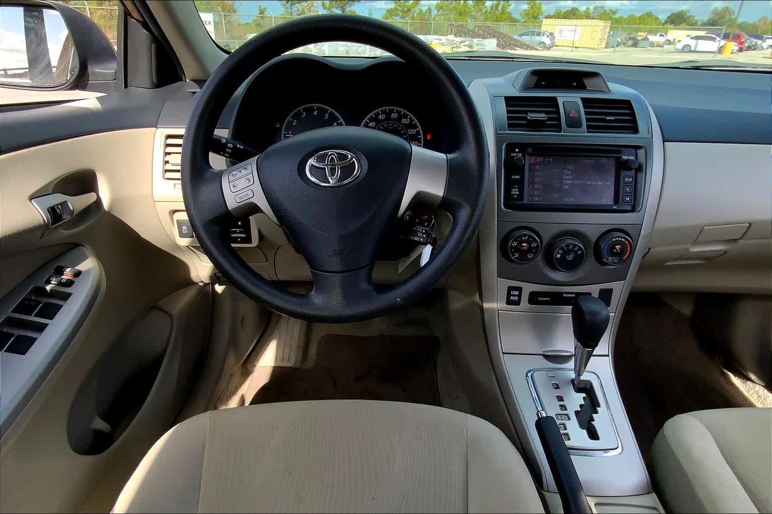 Used 2013 Toyota Corolla LE FWD image 6
