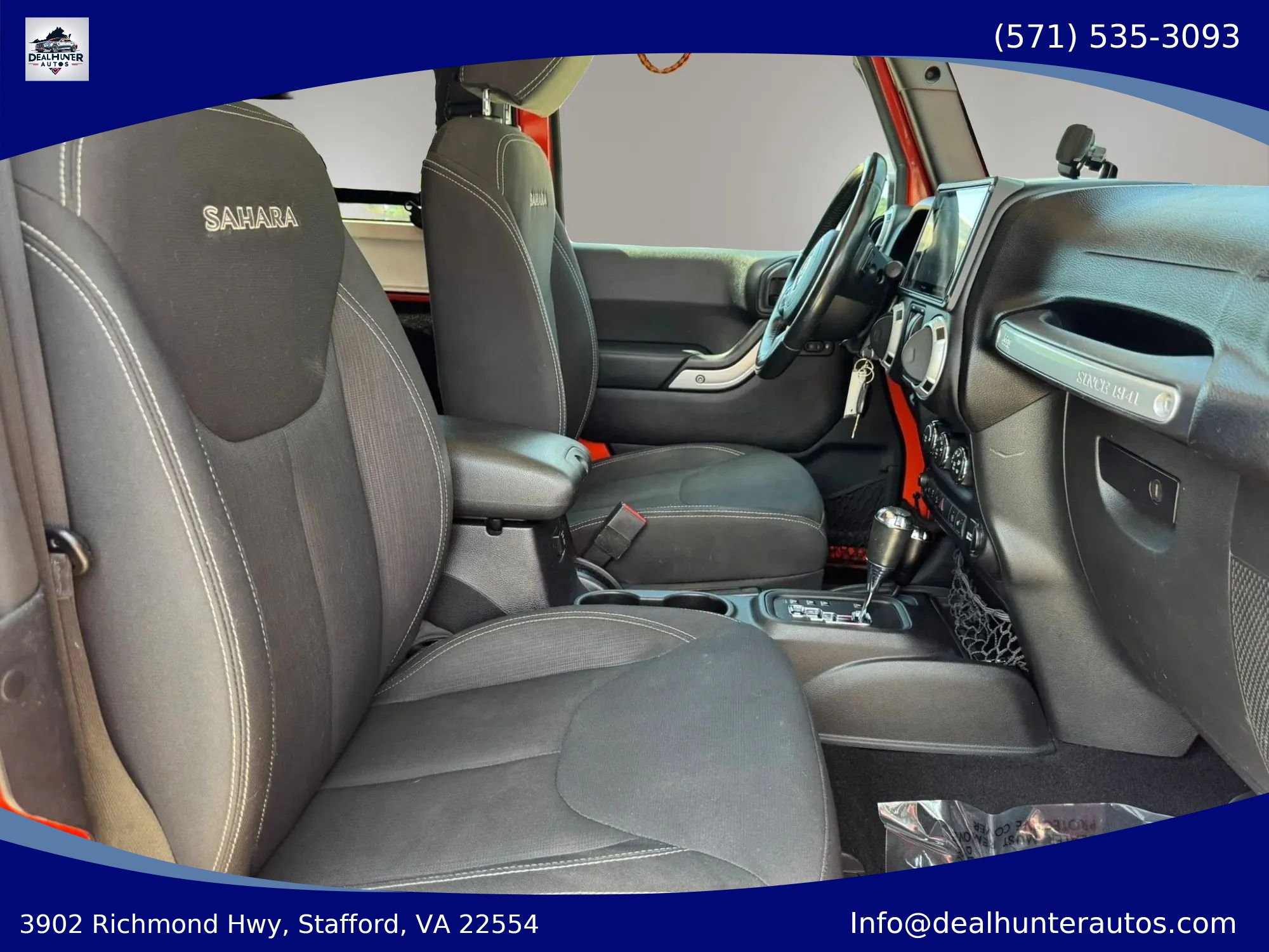 Used 2016 Jeep Wrangler Sahara w/ Connectivity Group AWD/4WD image 17