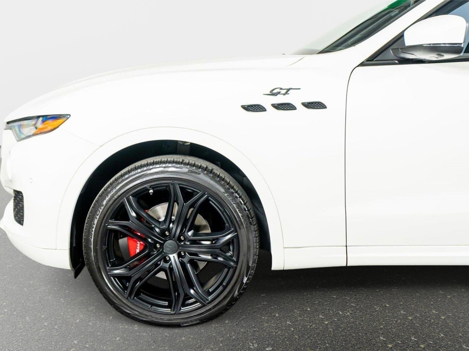 Used 2023 Maserati Levante GT AWD/4WD image 16