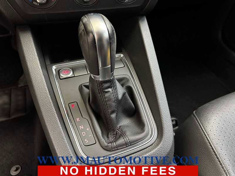 Used 2017 Volkswagen Jetta SE FWD image 30