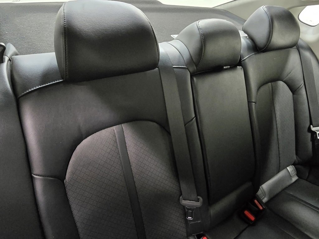 Used 2018 Kia Optima EX image 19