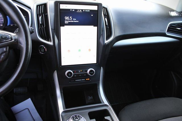 Used 2021 Ford Edge SE image 21