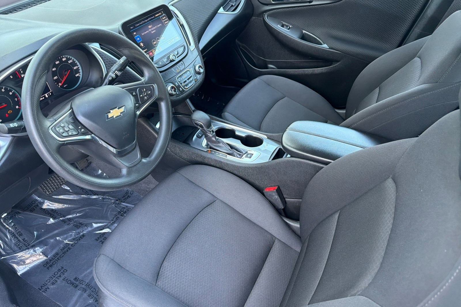 Used 2024 Chevrolet Malibu LT image 4