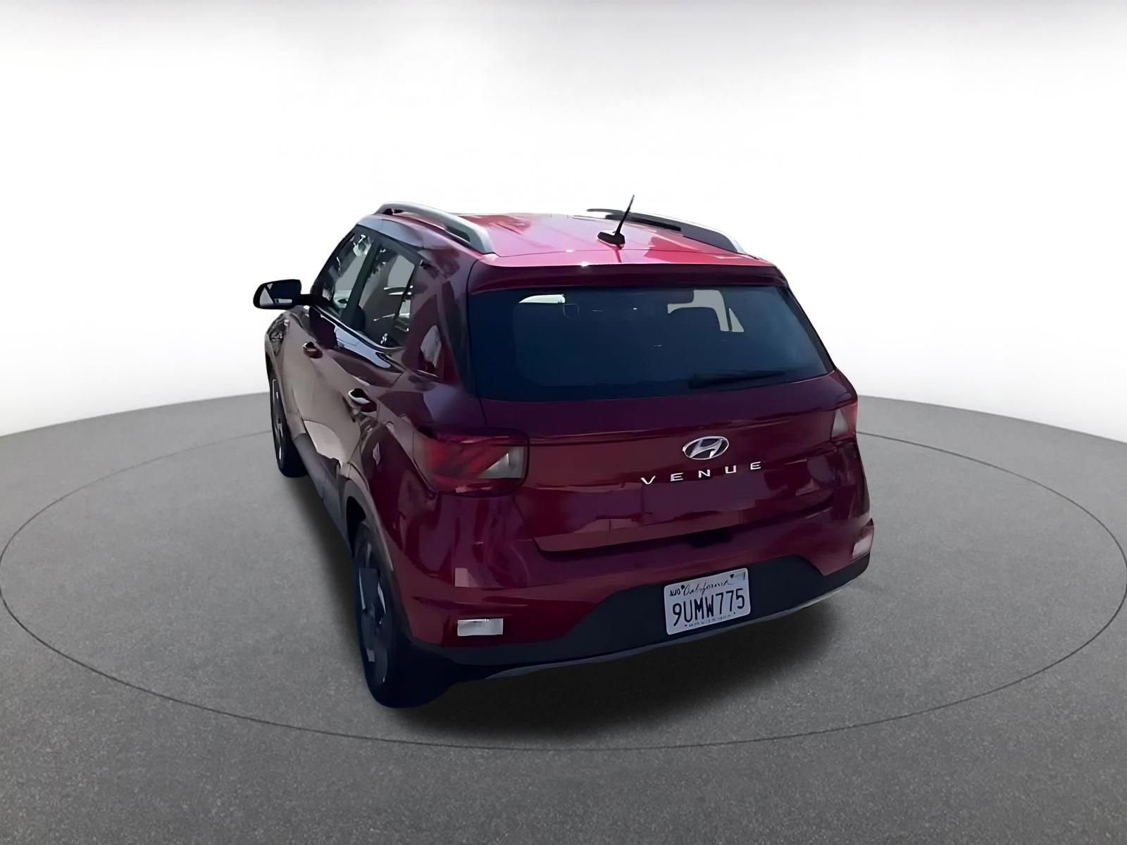 Used 2025 Hyundai Venue SEL image 11