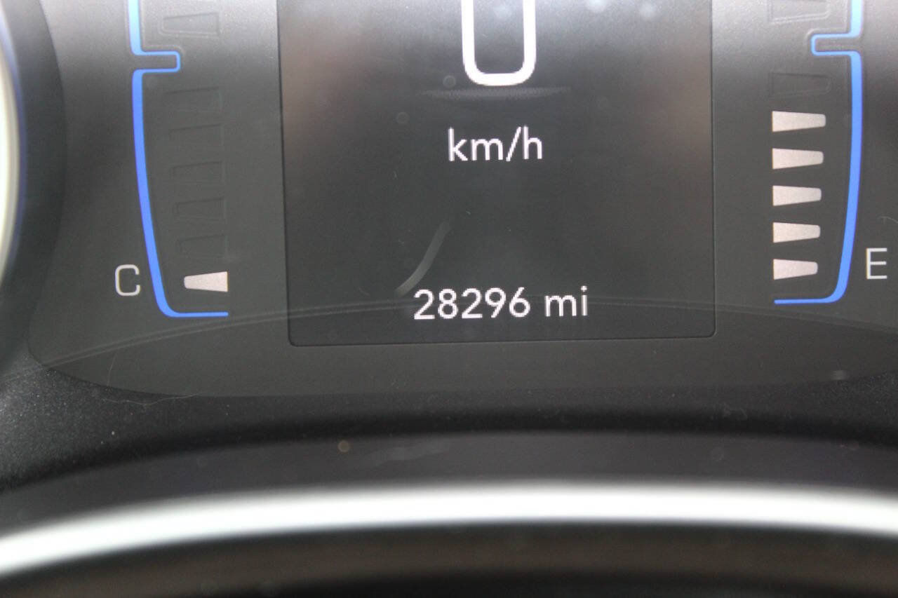 Used 2019 Chrysler Pacifica Touring-L FWD image 11