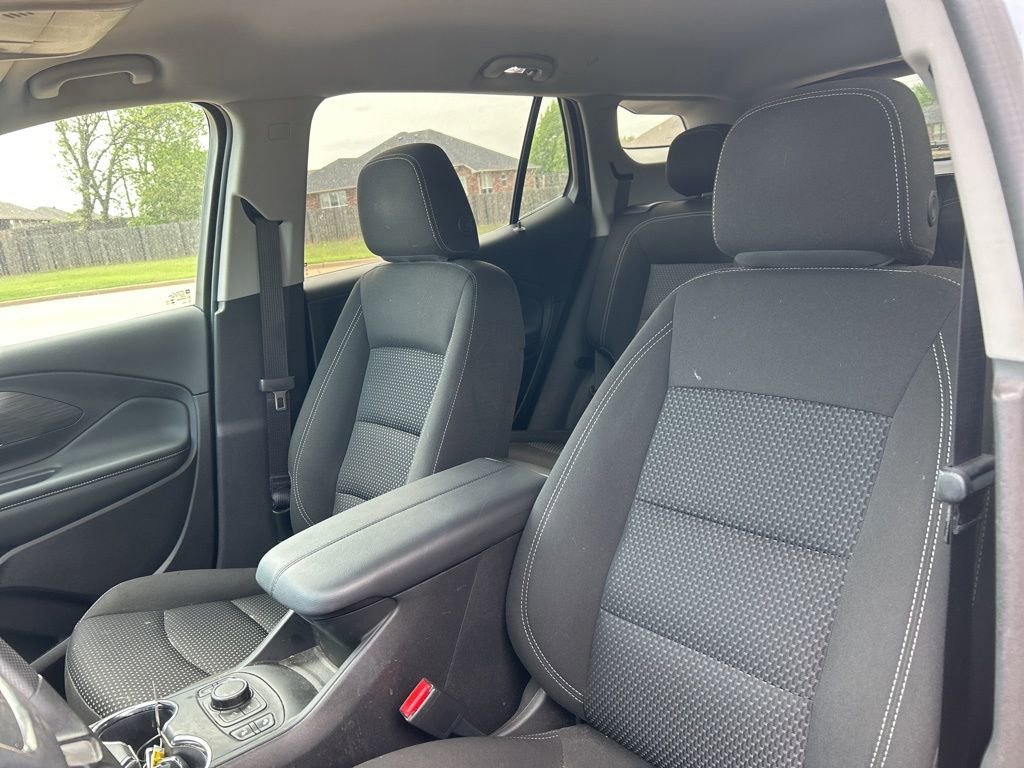 Used 2024 GMC Terrain SLE w/ Driver Convenience Package FWD image 5