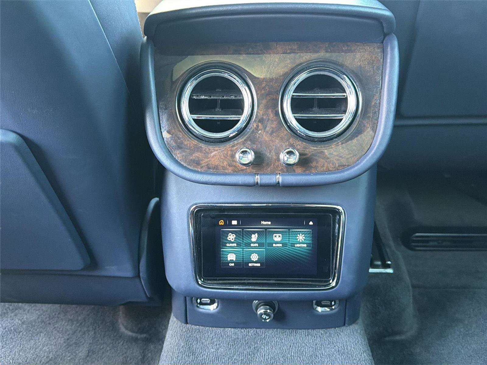 Used 2021 Bentley Bentayga AWD/4WD image 23