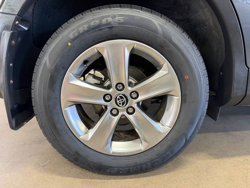 Used 2015 Toyota RAV4 XLE image 29