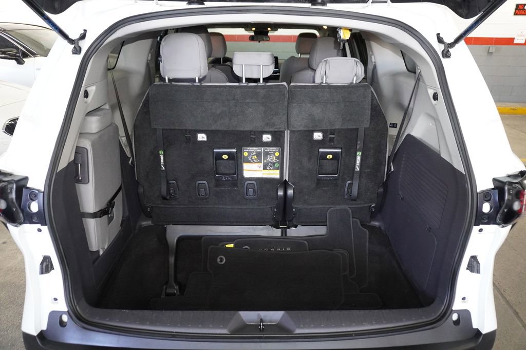 Certified 2022 Toyota Sienna LE image 8