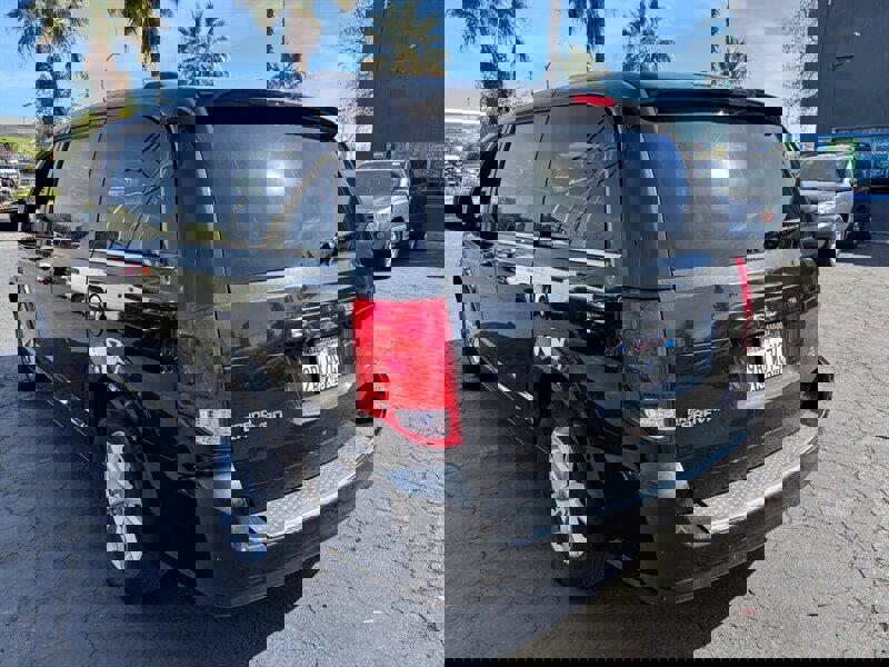 Used 2019 Dodge Grand Caravan SXT image 5