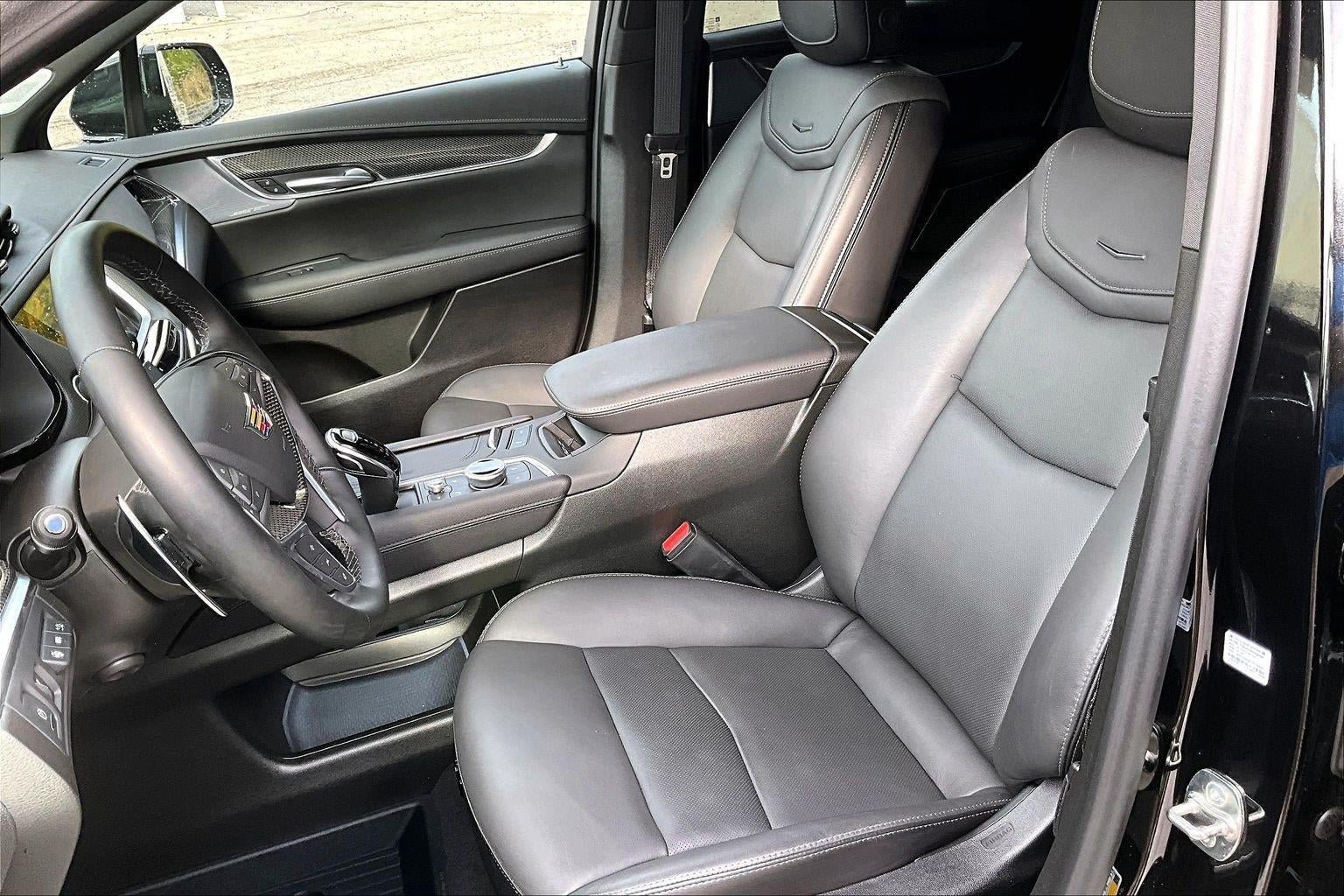 Used 2026 Cadillac XT5 Sportv w/ LPO, Floor Liner Package AWD/4WD image 23