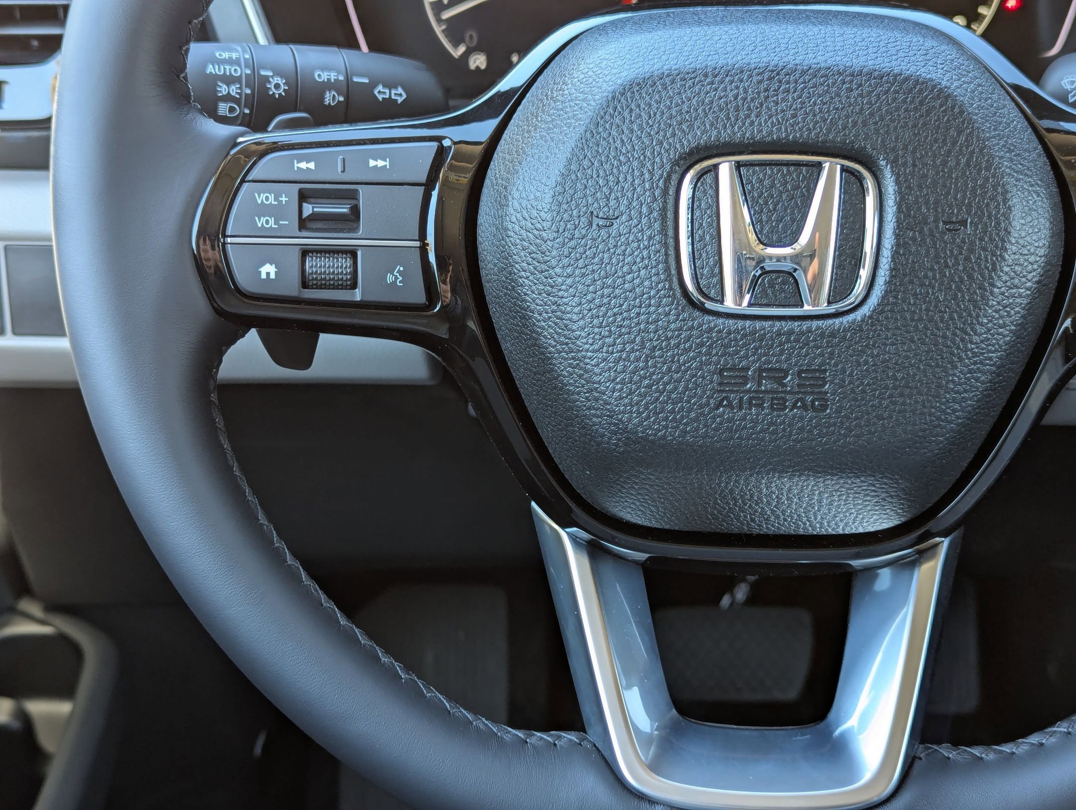 Used 2025 Honda Pilot Touring image 21