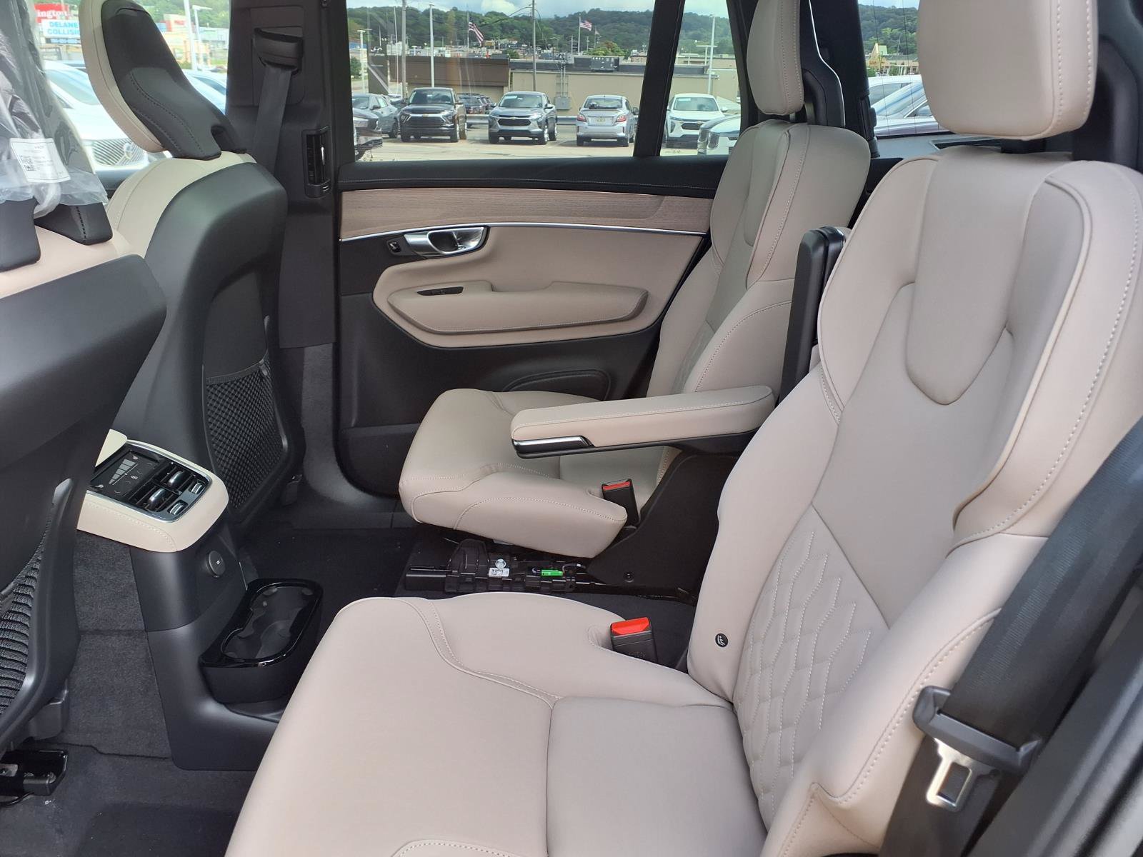 New 2026 Volvo XC90 T8 Plus w/ Protection Package AWD/4WD image 6