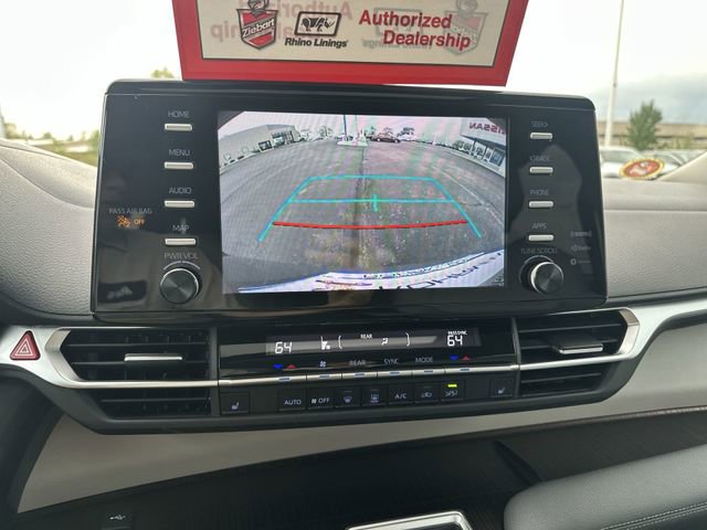 Used 2024 Toyota Sienna XLE image 13