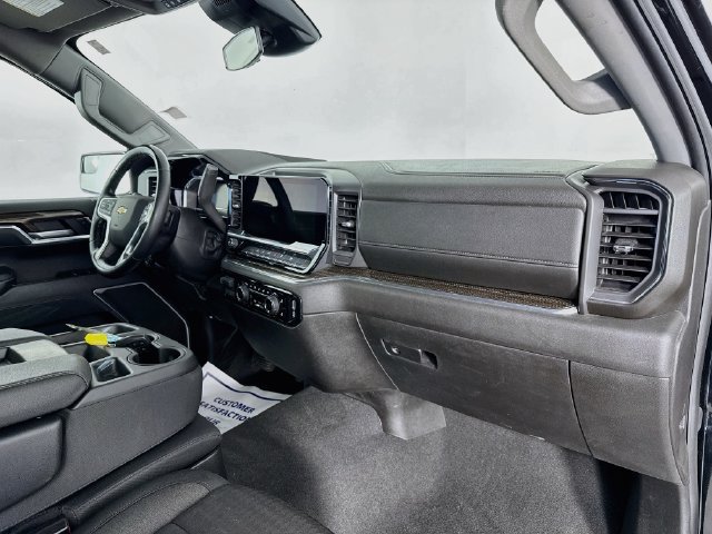 Used 2025 Chevrolet Silverado 1500 LT AWD/4WD image 29