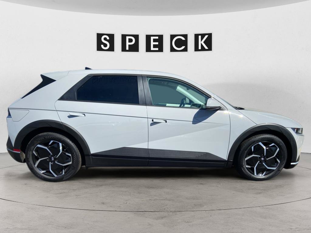 Used 2024 Hyundai Ioniq 5 SE AWD/4WD image 3