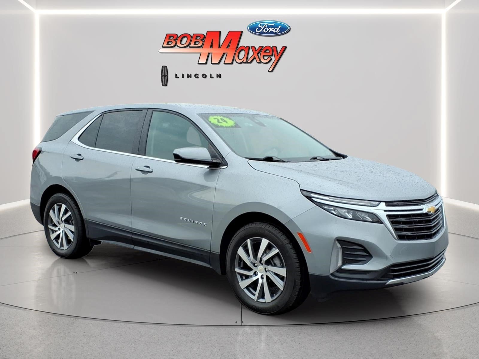 Used 2024 Chevrolet Equinox LT FWD image 3