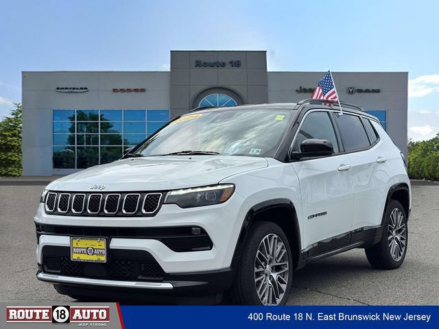 Used 2024 Jeep Compass Limited w/ Elite Group AWD/4WD image 2