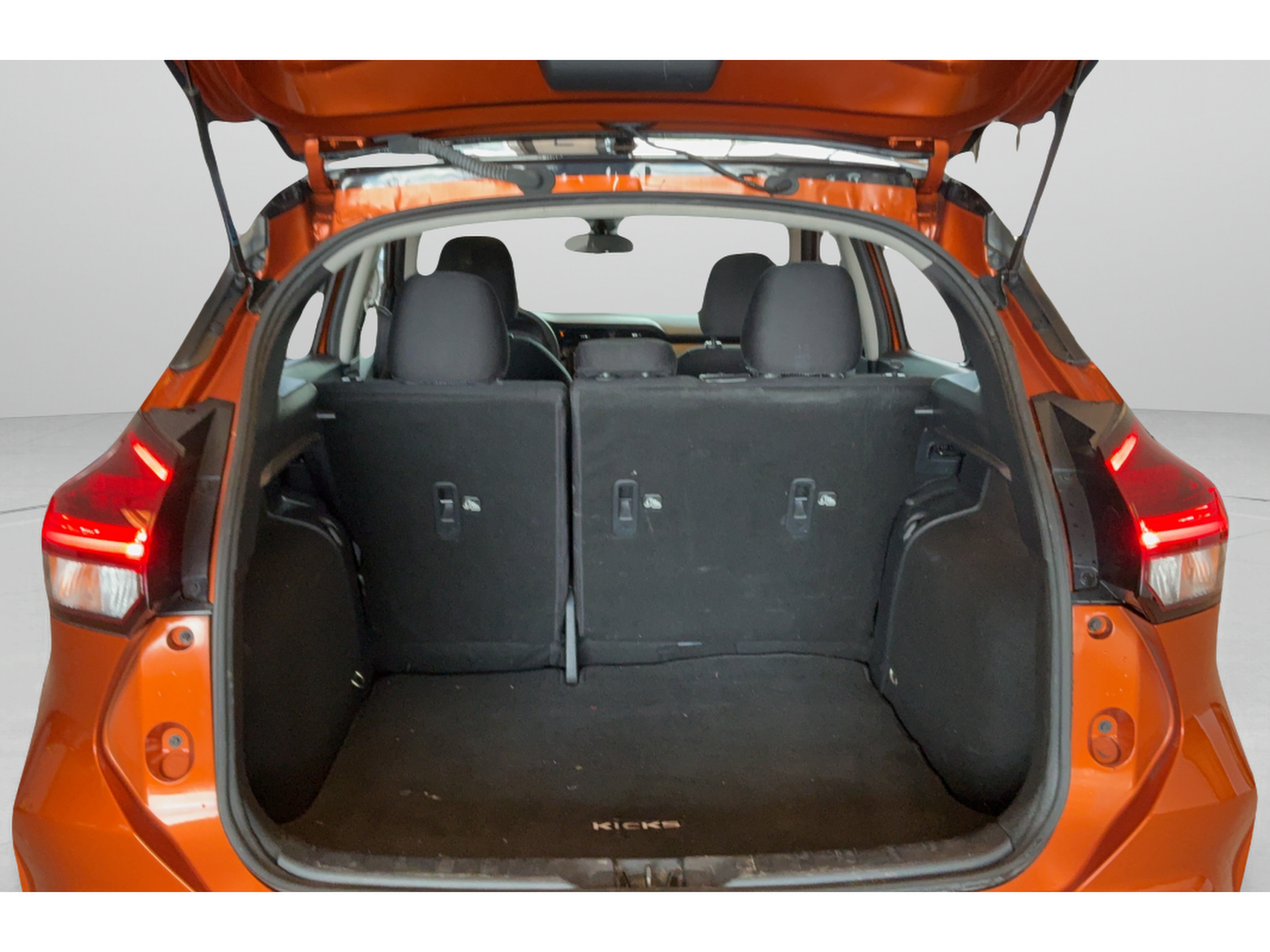 Used 2023 Nissan Kicks SV FWD image 30