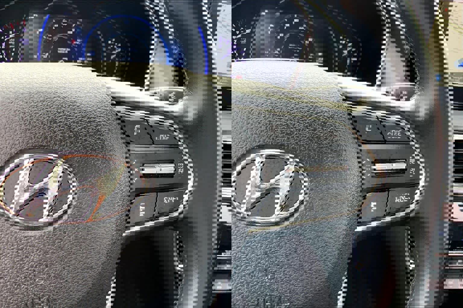 Used 2020 Hyundai Santa Fe Limited image 24