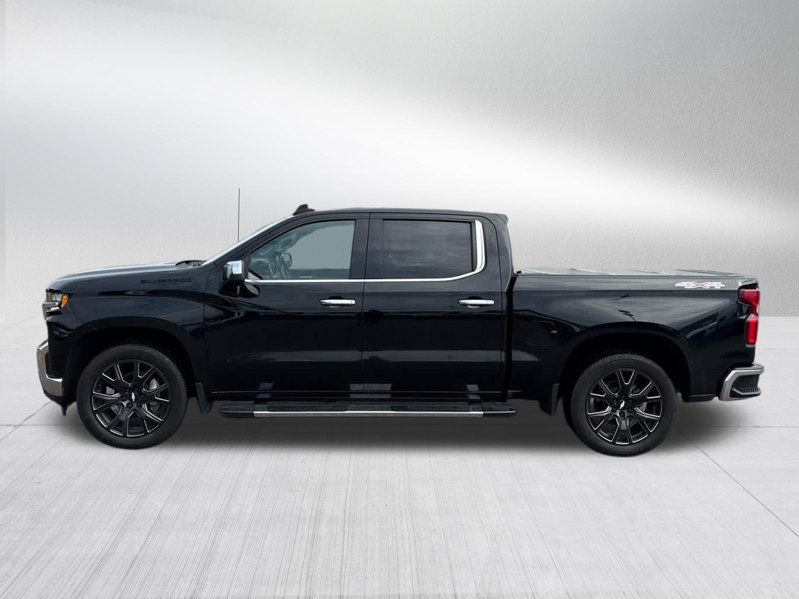 Used 2022 Chevrolet Silverado 1500 LTZ w/ LTZ Convenience Package II AWD/4WD image 4