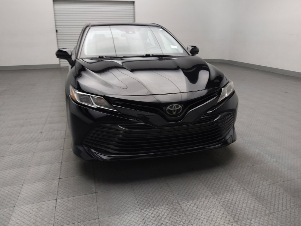 Used 2020 Toyota Camry LE image 14