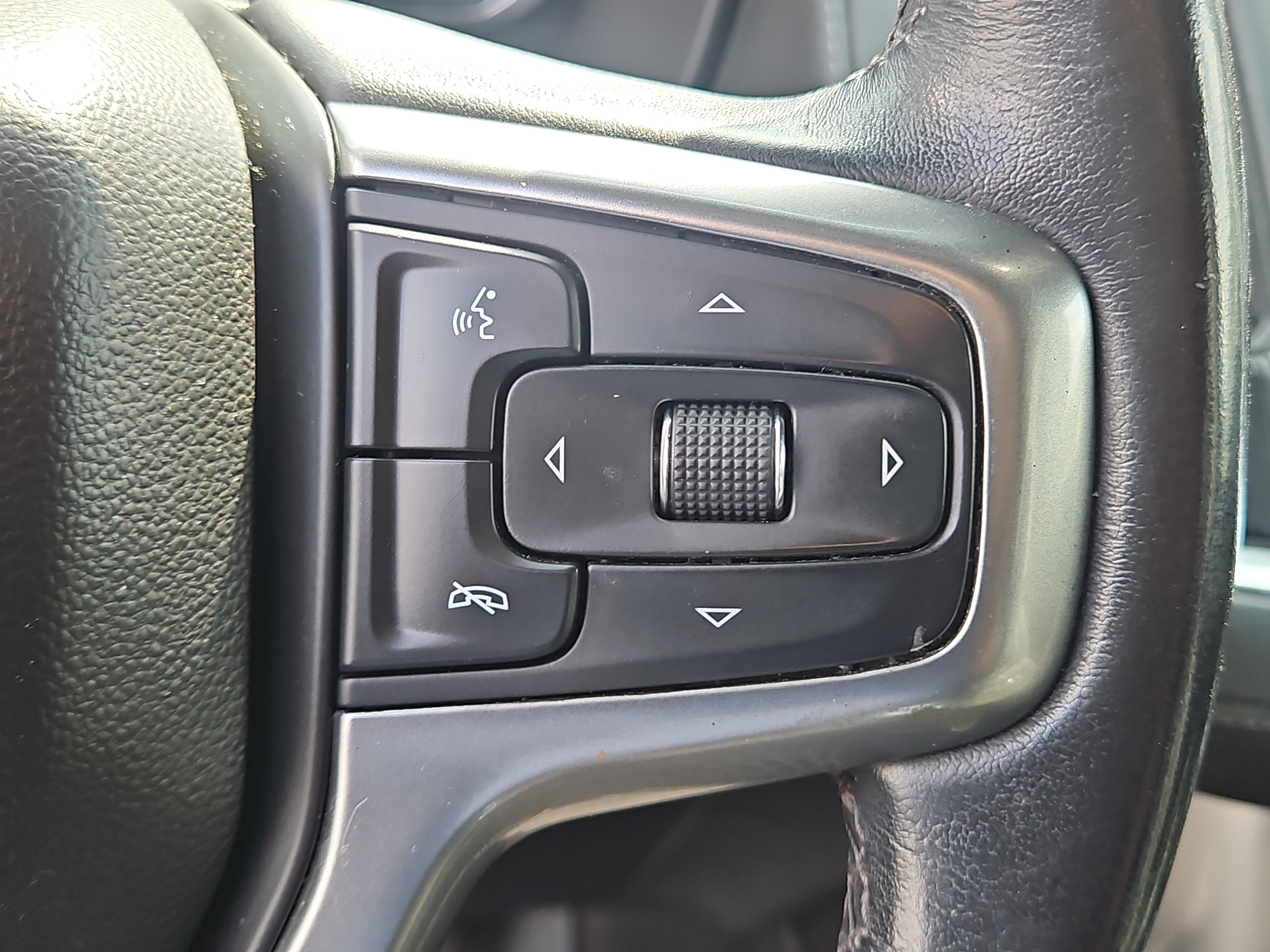 Used 2022 Chevrolet Suburban LT AWD/4WD image 23