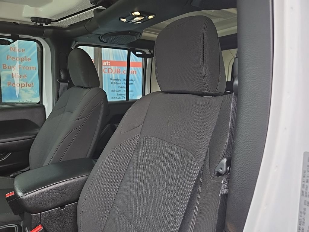 Used 2023 Jeep Wrangler Unlimited image 37