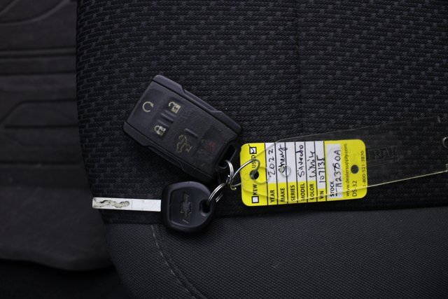 Used 2022 Chevrolet Silverado 2500 Custom w/ Custom Value Package image 7