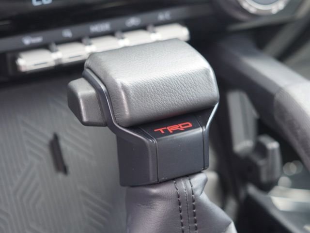 Certified 2025 Toyota Tacoma TRD Off-Road AWD/4WD image 36