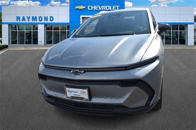 New 2026 Chevrolet Equinox EV LT w/ LPO, Blackout Package image 8