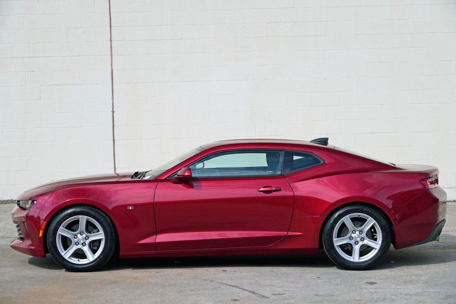 Used 2017 Chevrolet Camaro LT RWD image 37