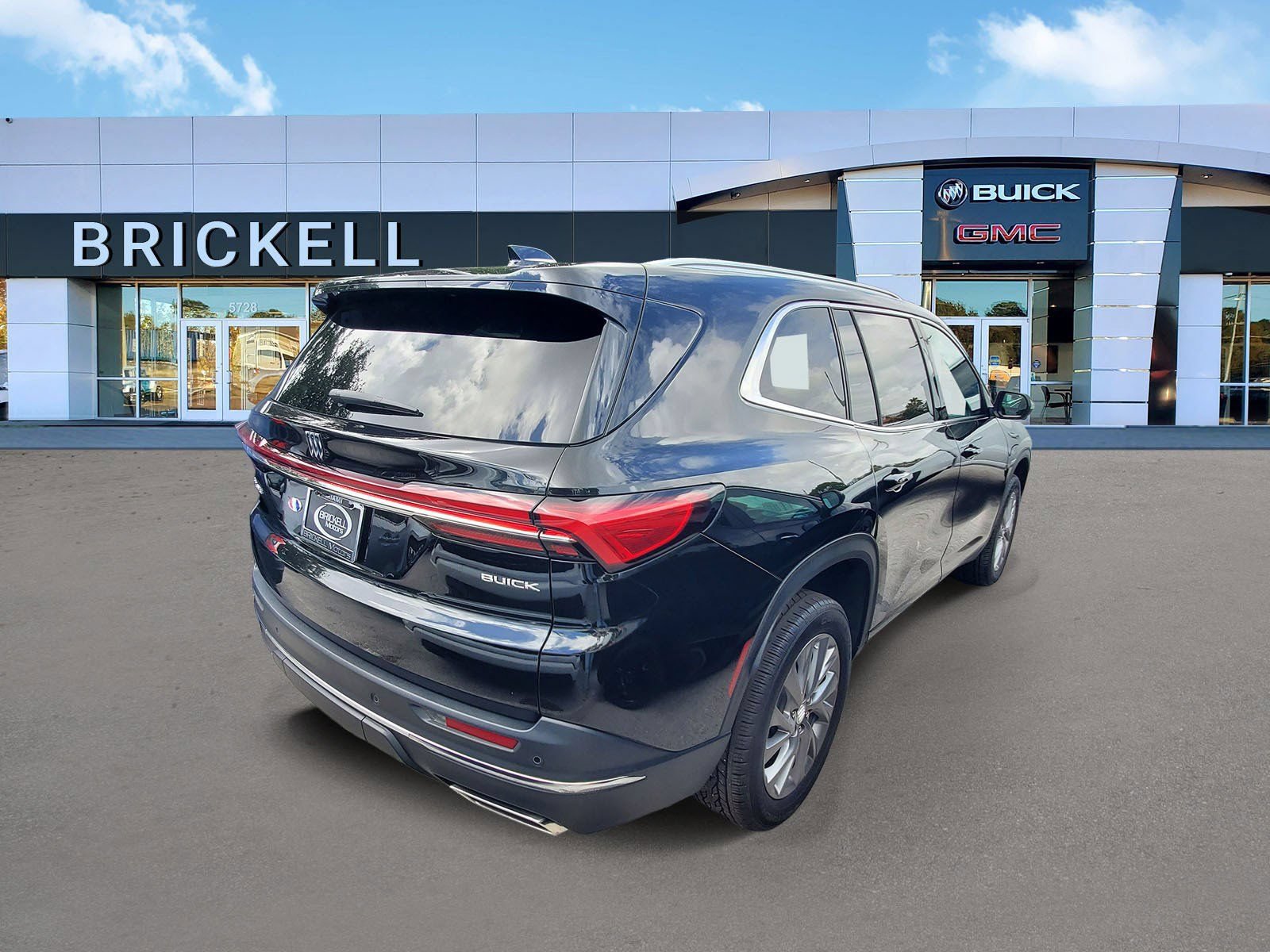 Used 2026 Buick Enclave Preferred FWD image 3