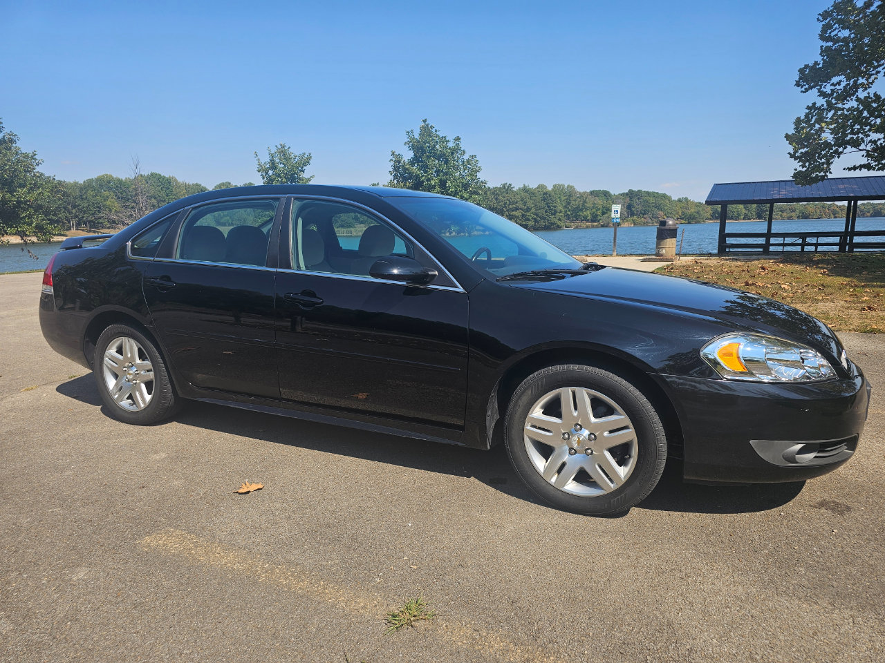 Used 2011 Chevrolet Impala LT image 3