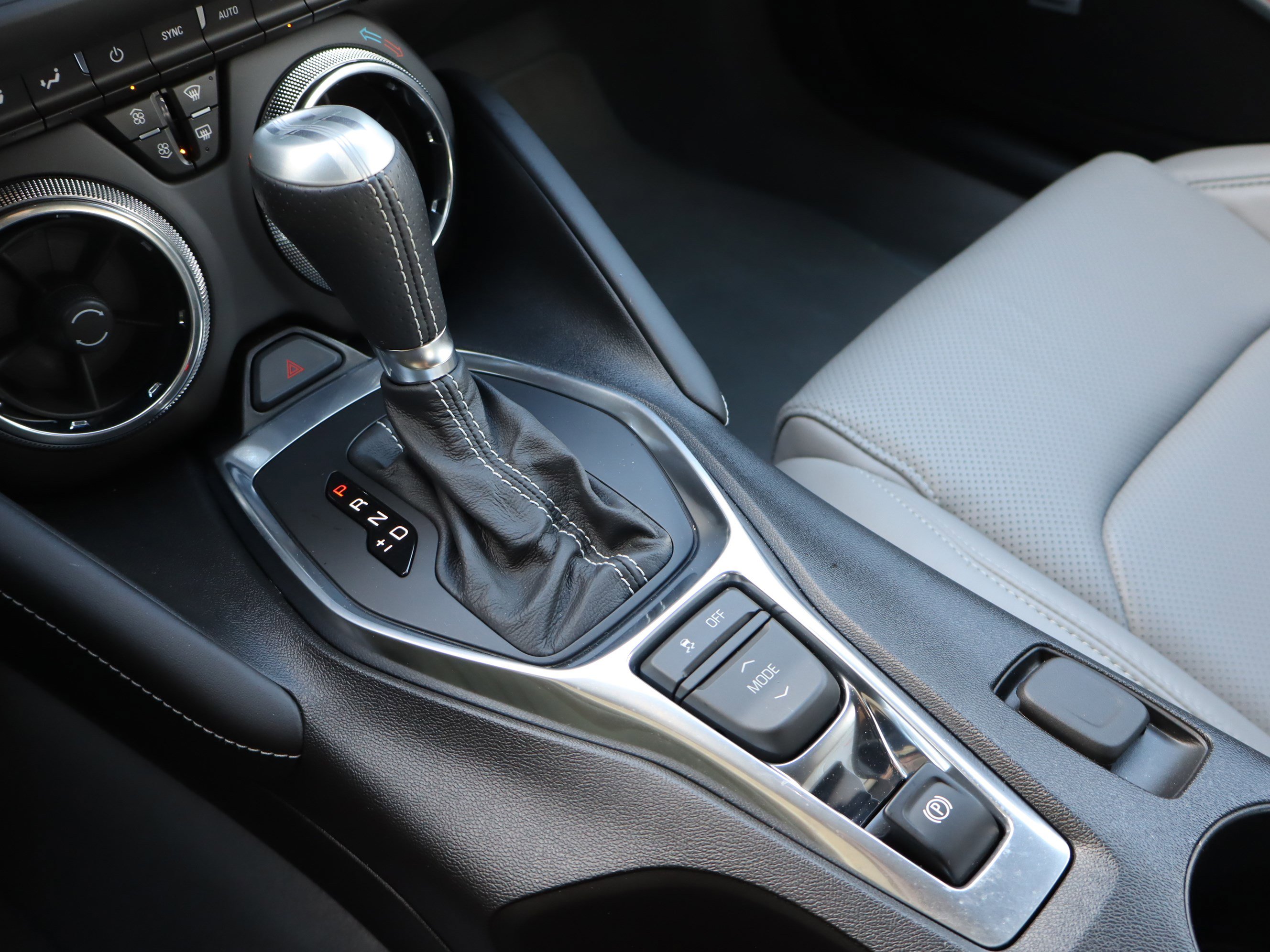 Used 2018 Chevrolet Camaro SS image 28