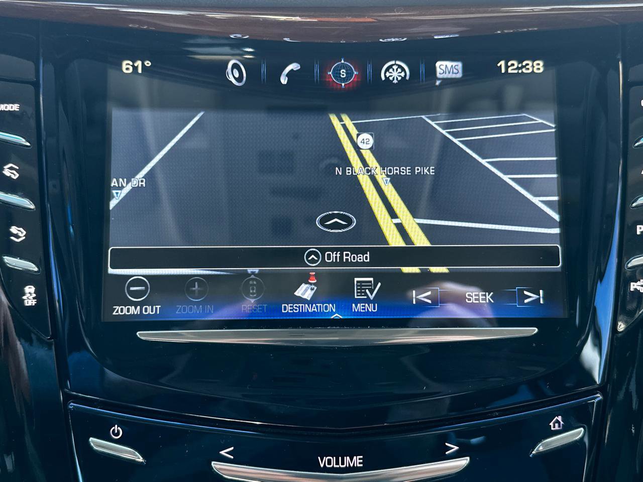 Used 2017 Cadillac Escalade ESV Premium Luxury AWD/4WD image 13