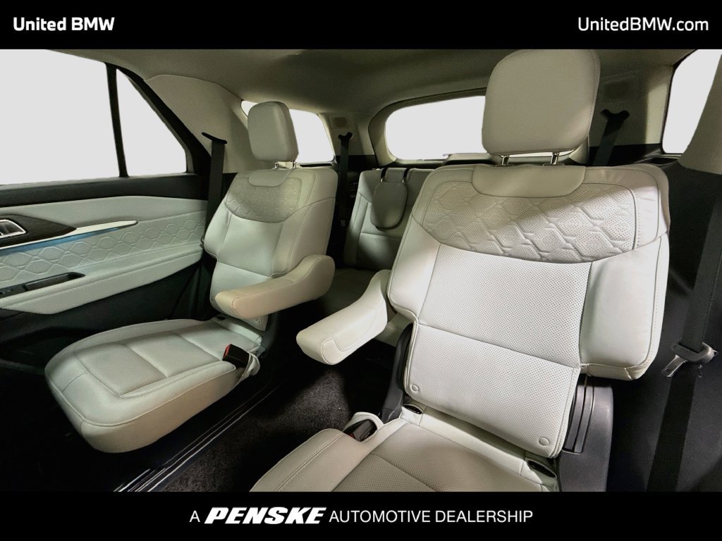 Used 2025 Ford Explorer Platinum w/ Ultimate Package RWD image 20